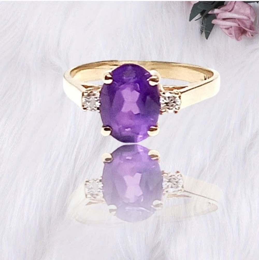 Solid 14K Yellow Gold Amethyst and Diamonds Ring
